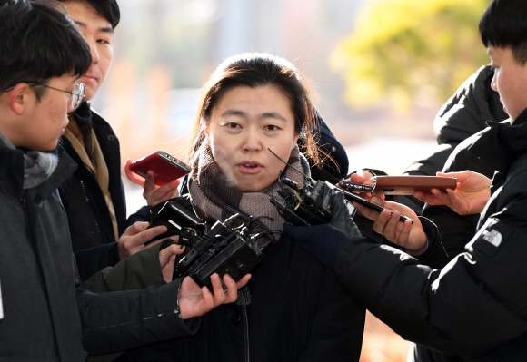 검찰 내 성추행 피해 의혹 등을 공론화한 임은정 검사가 참고인 진술을 위해 6일 서울 송파구 동부지검 ‘성추행 사건 진상규명 및 피해회복 조사단’으로 출석하고 있다2018. 2. 6. 박윤슬 기자 seul@seoul.co.kr