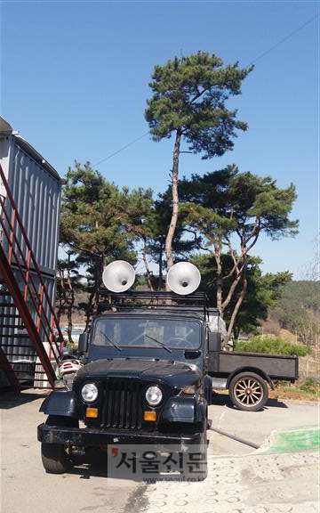 1960년대를 배경으로 한 시대극에 자주 출연하는 지프차. 한상봉 기자 hsb@seoul.co.kr