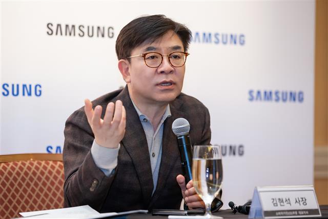김현석 삼성전자 소비자가전(CE) 부문장 대표이사 사장이 7일(현지시간) 미국 라스베이거스 시저스팰리스 호텔에서 기자간담회를 열고 가정용 로봇 출시 계획에 대해 설명하고 있다. 삼성전자 제공