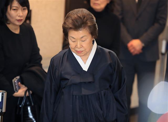 빈소 찾은 신격호 회장 부인 시게미쓰 하츠코 여사