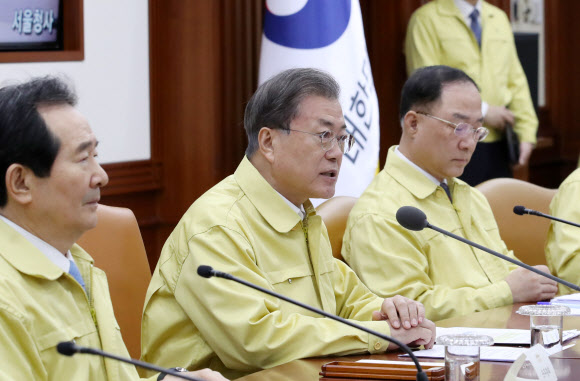 발언하는 문 대통령