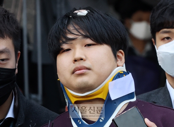 취재진 앞에 얼굴 드러낸 조주빈