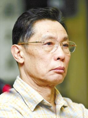 ‘사스 퇴치의 영웅’으로 불리는 중난산 중국공정원 원사. 그는 코로나19 바이러스가 후베이성 우한의 시장에서 팔던 야생동물에서 비롯됐을 것이라고 추정된다고 밝혔다가 이를 완전히 뒤집고 바이러스가 중국이 아닌 다른 나라에서 나왔을 수 있다는 주장을 폈다. 서울신문 DB