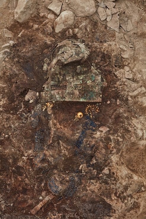 경주 황남동 120-2호분에서 출토된 금동관과 금드리개, 금귀걸이 등 머리 부분 장신구들. 문화재청 제공