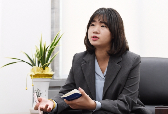 더불어민주당 박성민 최고위원이 지난 12일 국회에서 서울신문과 인터뷰를 하고 있다. 오장환 기자 5zzang@seoul.co.kr