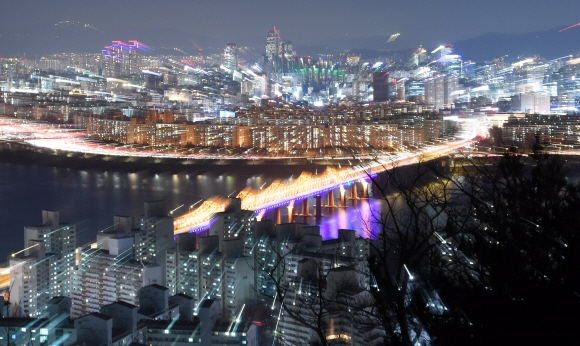코로나에 울고 집값에 가슴 친, 2020년이 저물어 갑니다