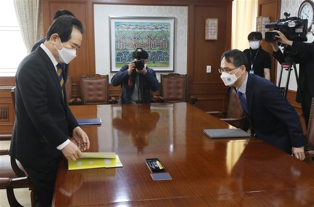정 총리 “패가망신할 정도로 엄히 다스릴 것”
