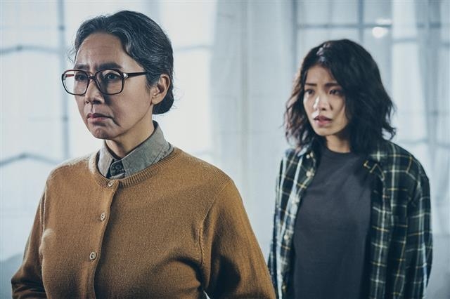 강남 작가가 뮤지컬 ‘검은 사제들’에 이어 두 번째로 영화를 각색한 ‘포미니츠’도 영화를 다른 각도로 풀어낸다. 정동극장 제공