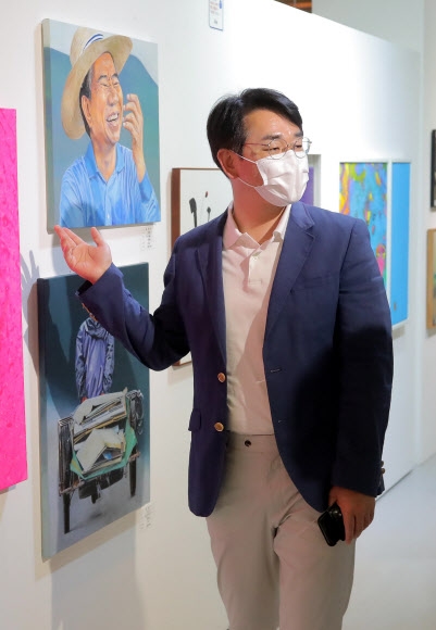 ‘사람사는 세상전’ 찾은 박용진