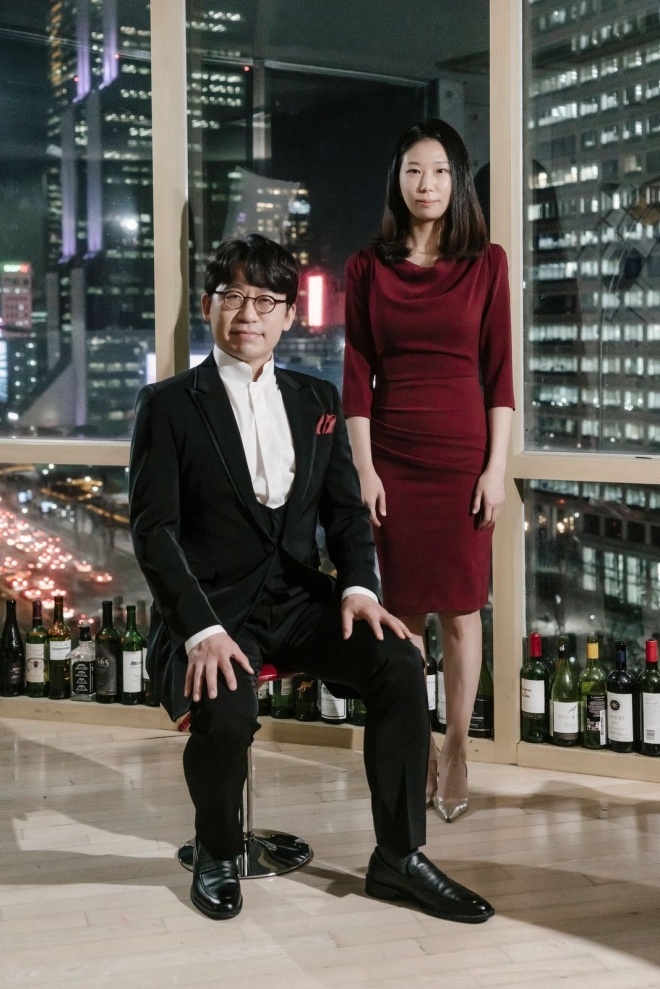 2인 가극 ‘아파트’를 이끈 바리톤 김재일(왼쪽)과 피아니스트 김가람. 세종문화회관 제공