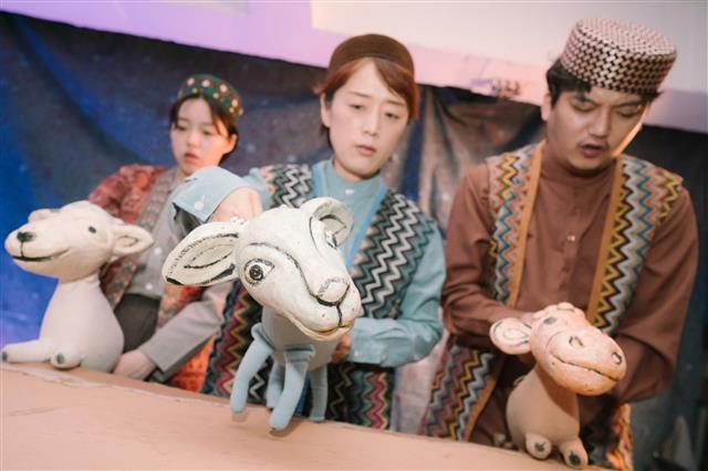 인형극연구소 인스의 ‘세 친구’ 국제아동청소년연극협회 제공