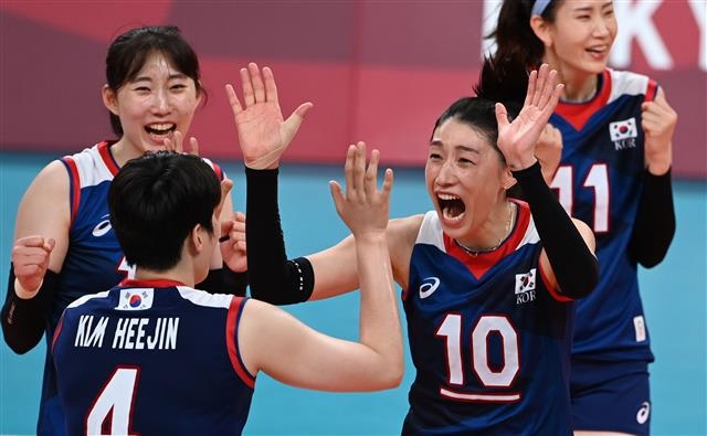 한국 배구대표팀 김연경이 4일 일본 아리아케 아레나에서 열린...