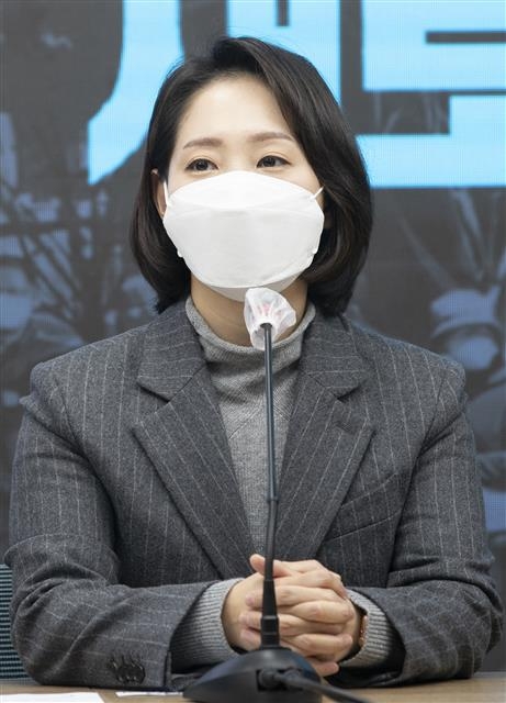 더불어민주당이 항공우주전문가라며 영입한 조동연 상임공동선대위원장. 사생활이 논란이 되고 있다. 뉴스1