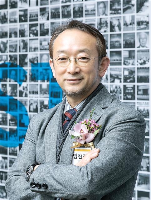 염한웅 포스텍 물리학과 교수