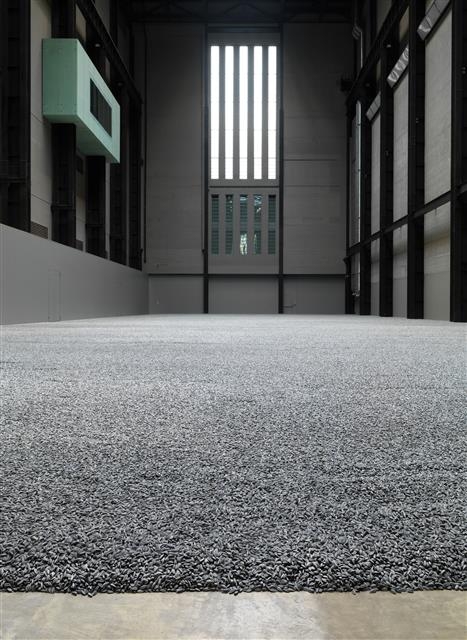 해바라기씨, 2010, 테이트모던 설치 전경 2010. 아이웨이웨이 스튜디오 ⓒ Ai Weiwei Studio·국립현대미술관 제공