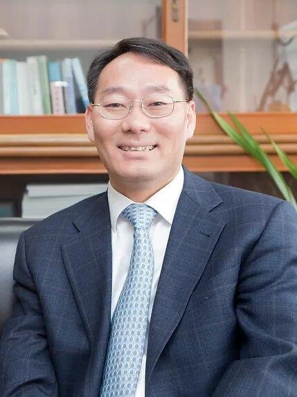 전성인 홍익대 경제학부 교수