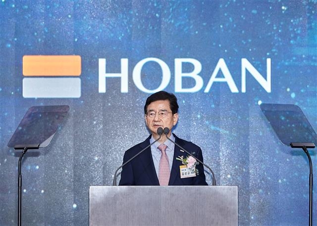 김선규 호반그룹 회장이 지난 1일 서울 호반파크에서 진행된 호반그룹 33주년 창립기념 행사에서 기념사를 하고 있다. 호반그룹 제공