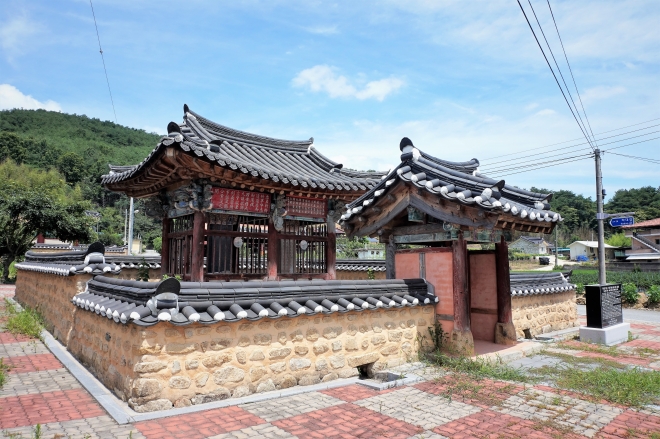 남원시 대산면 대곡마을에 있는 황진 정려. 광해군은 1611년 황진의 충절과 전공을 기려 무민공(武愍公)이라는 시호와 함께 정려를 내렸다. 서동철 논설위원