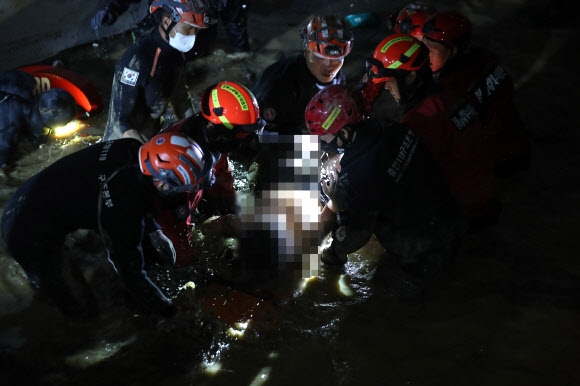 포항 지하 주차장 실종자 1명 생존상태로 추가 구조