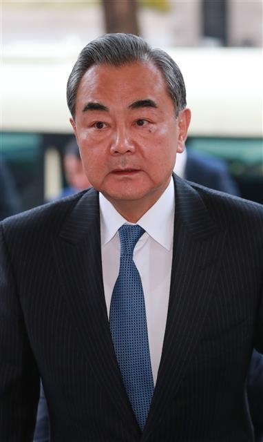 왕이 공산당 중앙정치국원