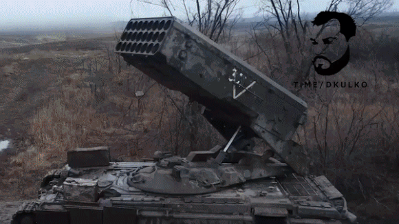 지난해 12월 러시아군이 도네츠크주 바흐무트에서 TOS-1A(토스원알파)를 동원한 모습. 2023.1.1 텔레그램