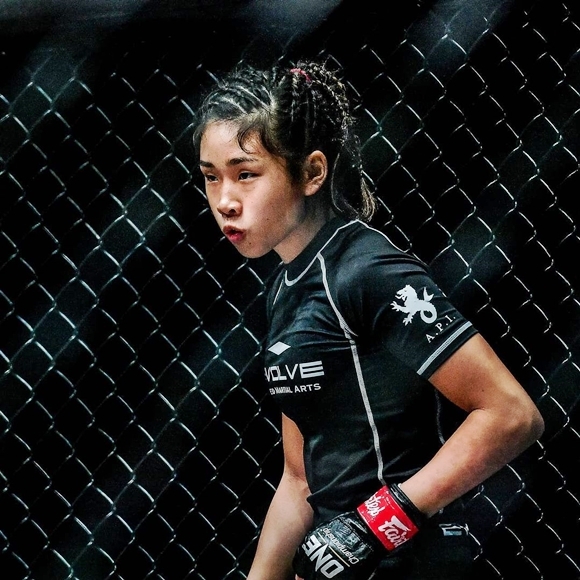종합격투기 유망주였던 빅토리아 리(한국명 이선희)가 18세 어린 나이에 짧은 생을 마감했다고 9일(현지시간) 미국 CNN방송이 보도했다. 사진(빅토리아 리 인스타그램)
