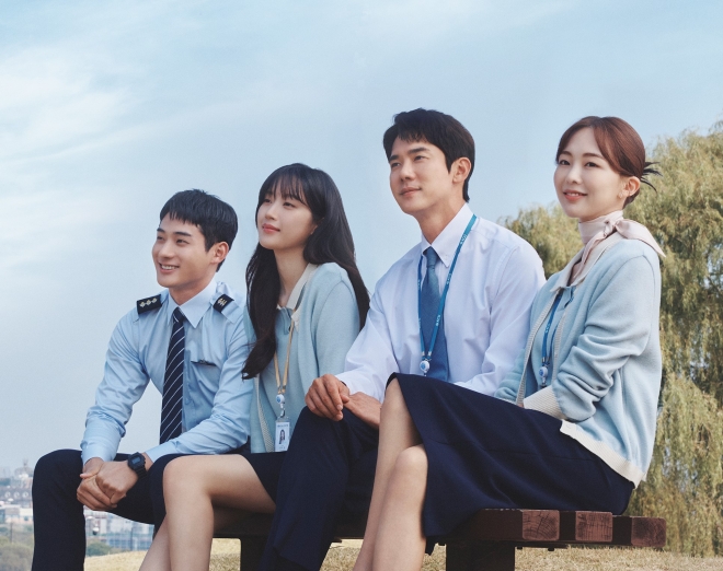 JTBC에서 방영 중인 드라마 ‘사랑의 이해’에는 한 직장에서 근무하지만 각기 다른 집안 배경에 따라 일도 사랑도 다른 무게로 다가오는 에피소드들이 등장한다. JTBC 제공