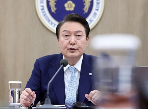 윤석열 대통령은 4일 국무회의를 주재한 뒤 양곡법 개정안에 대해 거부권을 행사했다. 대통령의 거부권 행사는 2016년 박근혜 당시 대통령의 국회법 개정안 이후 7년 만이다. 연합뉴스