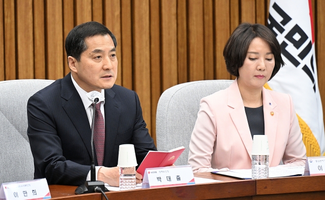 박대출 국민의힘 정책위의장이 7일 서울 여의도 국회에서 열린 스타트업 기술탈취 예방 및 회복 민당정 협의회에 참석해 모두발언을 하고 있다. 오장환 기자