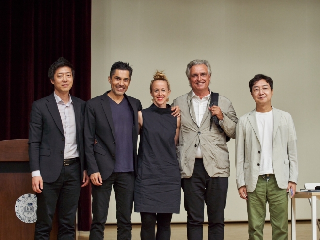 왼쪽부터 박정환 홍익대 교수, 마우리시오 페소, 소피아 본 에릭하우센, 안톤 가르시아 아브릴, 유현준 홍익대 교수. 피알원 제공