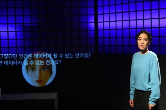 애니는 폭주하는 기술 사회에서 인간성에 대한 고민을 던지며 작품 전체의 핵심 주제를 의미 있게 전달하는 인물이다. 드림플레이 테제21 제공