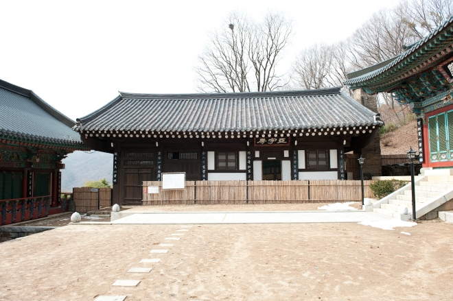 경남 하동 칠불사의 아자방 문화재청 제공