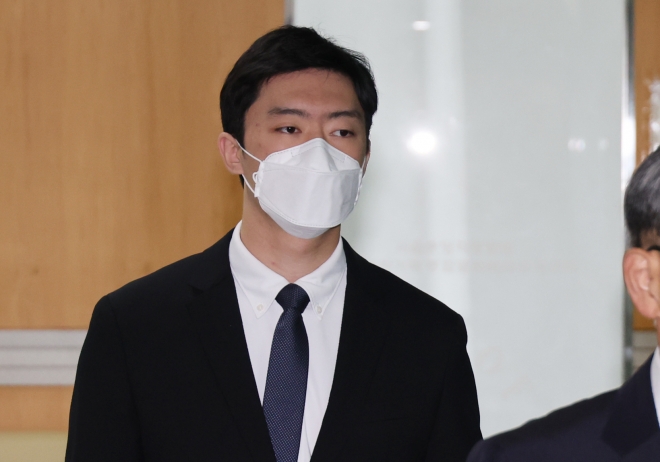 법정 향하는 전우원씨