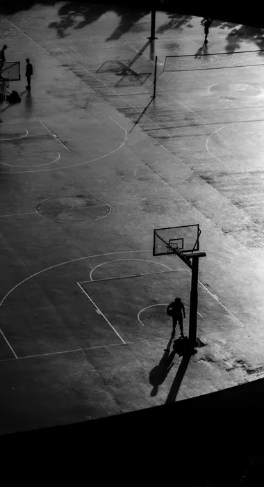 극우 성향이 강한 지역의 NBA 팀 소속 이민자 선수들의 경기력이 떨어질 수 있다는 연구 결과가 나왔다. 이는 외부 정치환경이 이민자 직원의 업무 능력에 영향을 미칠 수 있음을 보여주는 사례다. 언스플래쉬 제공