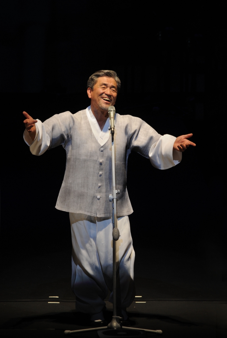 오는 28일 서울 송파구 롯데콘서트홀에서 열리는 서울신문 창간 120주년 기념 ‘2024 봄날음악회’ 무대 주역들. 소리꾼 장사익을 만날 수 있다. 서울신문DB