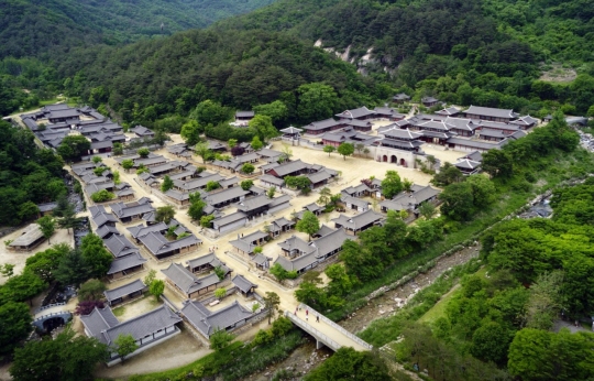 드라마·영화 주요 촬영지인 경북 문경시 문경새재 오픈 세트장 전경. 경북도 제공