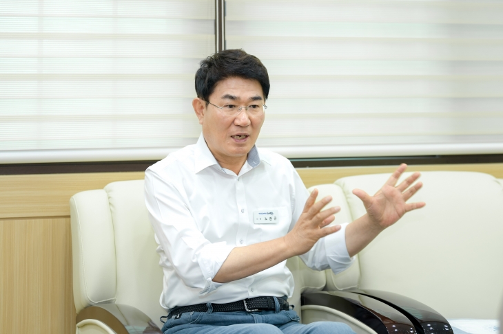 노관규 전남 순천시장이 지난 8일 서울신문과의 인터뷰에서 “청년들이 꿈을 이루기 위해 머물고 기업이 찾아오는 순천을 만들어 올해를 경제성장의 원년이 되도록 하겠다”고 포부를 밝혔다. 순천시 제공
