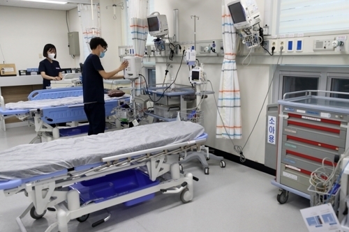 민간인 환자에게 개방한 군병원 응급실