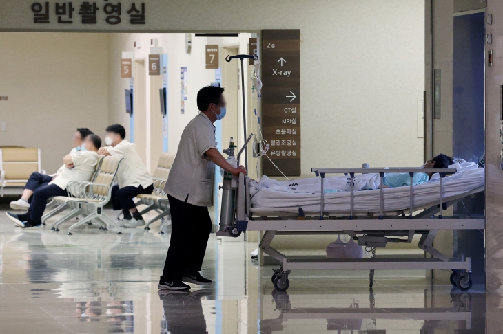 전공의 집단행동 예고에 의료공백 현실화되나