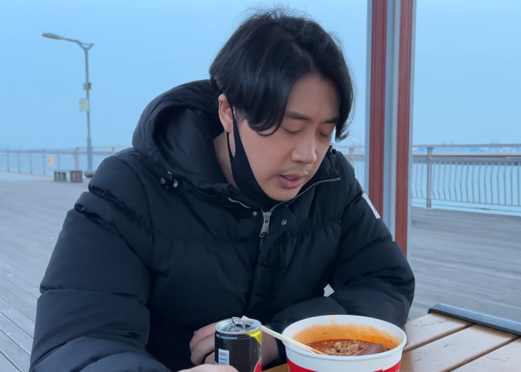 한때 ‘자산 500억’으로 알려져 유명세를 치렀던 유튜버 ‘장사의 신’ 은현장씨가 “풍비박산 났다”며 근황을 전했다. 유튜브 ‘장사의 신’