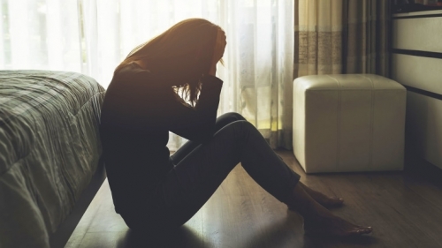 밖으로 표출되지 못한 고통과 분노, 좌절, 절망은 개인의 우울뿐만 아니라 사회 전체의 우울을 일으키는 원인이라는 지적이 나왔다. 펙셀즈 제공