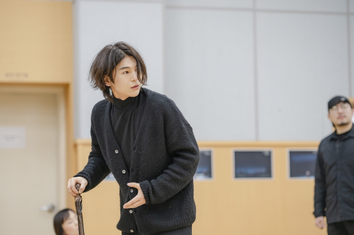 오는 29일 초연 2년 만에 재공연 무대에 서는 국립창극단 ‘리어’의 연습 장면. 국립극장 제공