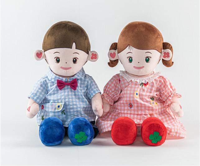동작구는 서울시 주관 ‘AI 반려로봇 활용 취약어르신 집중돌봄 서비스 사업’ 공모에서 자치구 중 유일하게 2년 연속 선정돼 AI 반려로봇 ‘효돌·효순이’를 지원한다고 밝혔다. 사진은 효돌이와 효순이 모습. 동작구 제공