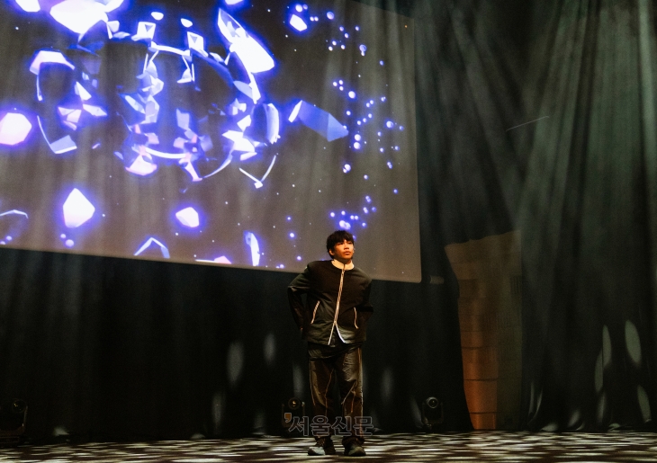 ‘2024 K-POP 커버댄스 페스티벌 인 호주’ 특별공연을 펼치고 있는 특별 심사위원 류디(RyuD). 서울신문
