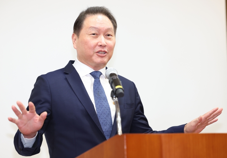 이혼 소송 관련 입장 밝히는 최태원 SK그룹 회장 이혼 소송 관련 입장 밝히는 최태원 SK그룹 회장