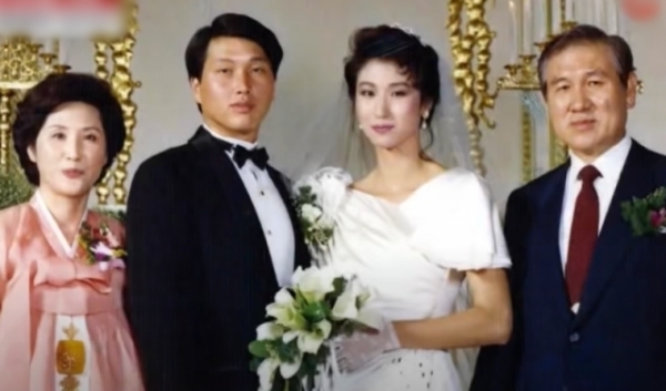 1988년 9월 최태원 회장과 노소영 관장의 결혼식 사진. 서울신문 DB 1988년 9월 최태원 회장과 노소영 관장의 결혼식 사진. 서울신문 DB