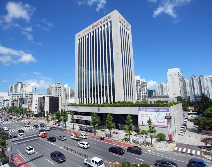 경남 창원시에 있는 BNK경남은행 본점 전경. BNK경남은행 제공