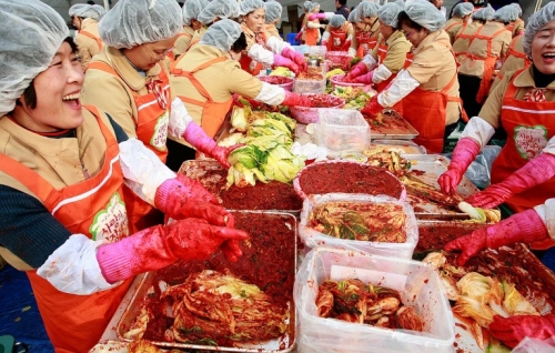 김치와 같은 발효식품 속 미생물은 인간의 체내 미생물과 일치하는 것으로 확인됐다. 그야말로 먹는 것에 따라 그 사람이 달라진다는 말이다. 네이처 제공