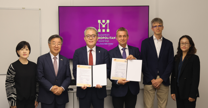 한성대와 부다페스트메트로폴리탄대학이 MOU 체결식을 마치고 기념사진을 찍고 있는 모습. (왼쪽부터) 김지현 한성대 글로컬협력처 처장, 홍규덕 주헝가리 대한민국 대사, 이창원 한성대 총장, 부다페스트 메트로폴리탄 대학 아론 베레츠키 부총장, 빅토르 프리드만 경영대학 학장, 김은주 한성대 글로컬협력처 부처장. 한성대 제공