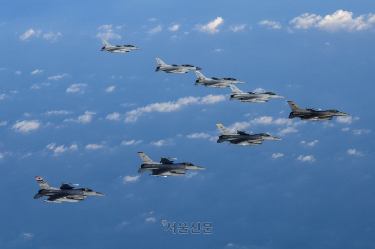 사건과 무관. 사진은 한미 F16, KF16 전투기가 연합 공격편대군 훈련을 실시하고 있는 모습. 2024.10.31 (합참 제공)
